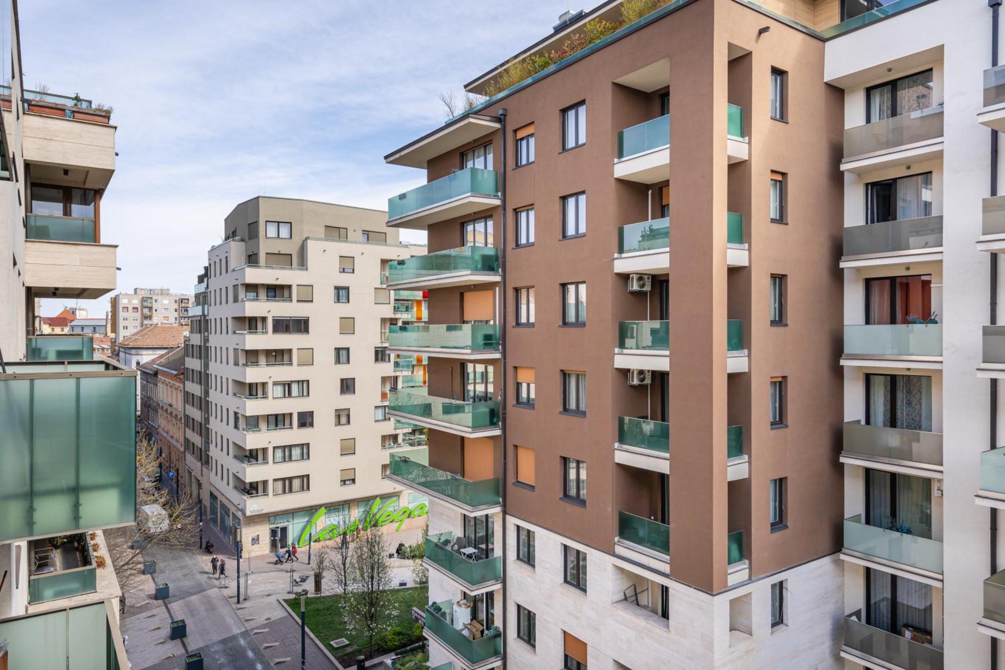 City Center Corvin Suite Apartment Budapest Exterior photo